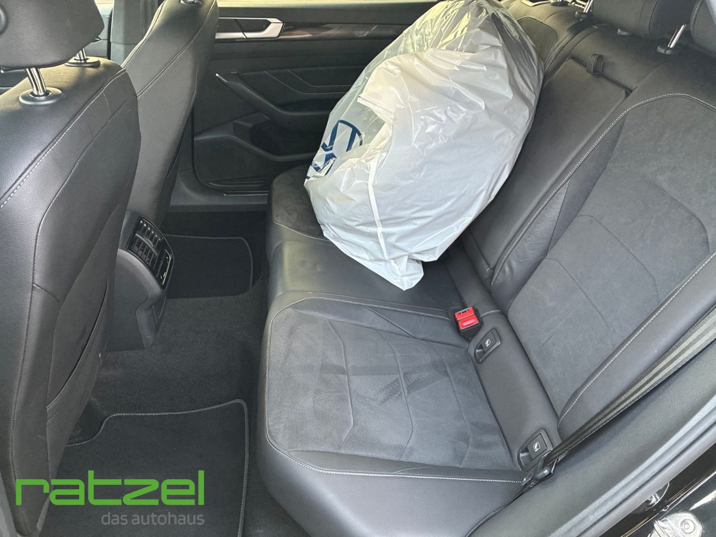 Fahrzeugabbildung Volkswagen Arteon Shooting Brake 2.0 TDI R-Line HUD Panodac