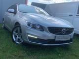 Volvo V60 Kombi Linje Business 1.HAND  NUR86.000KM - Volvo Gebrauchtwagen in Neumünster