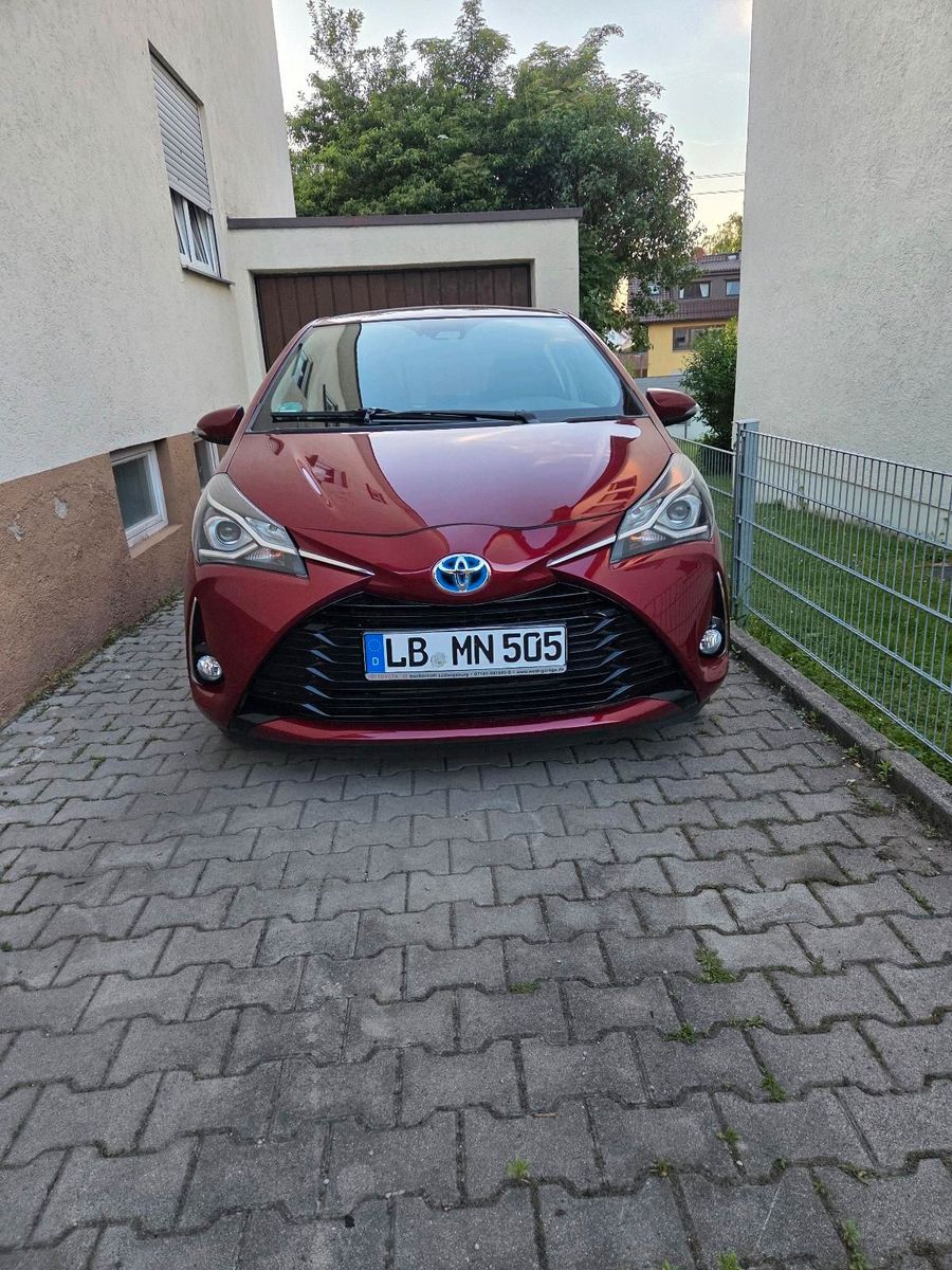 TOYOTA Yaris