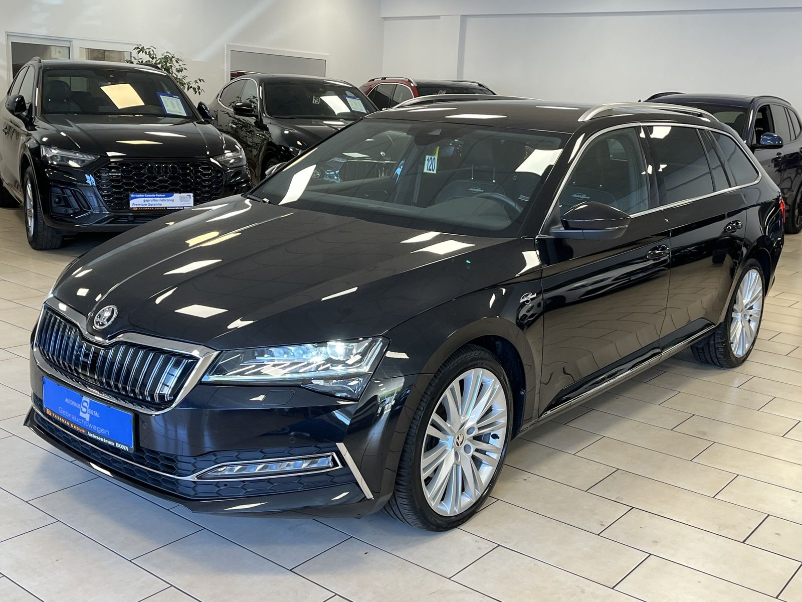 Skoda Superb L&K iV*Leder*360°Cam*LED*AHK*Navi*CarPlay