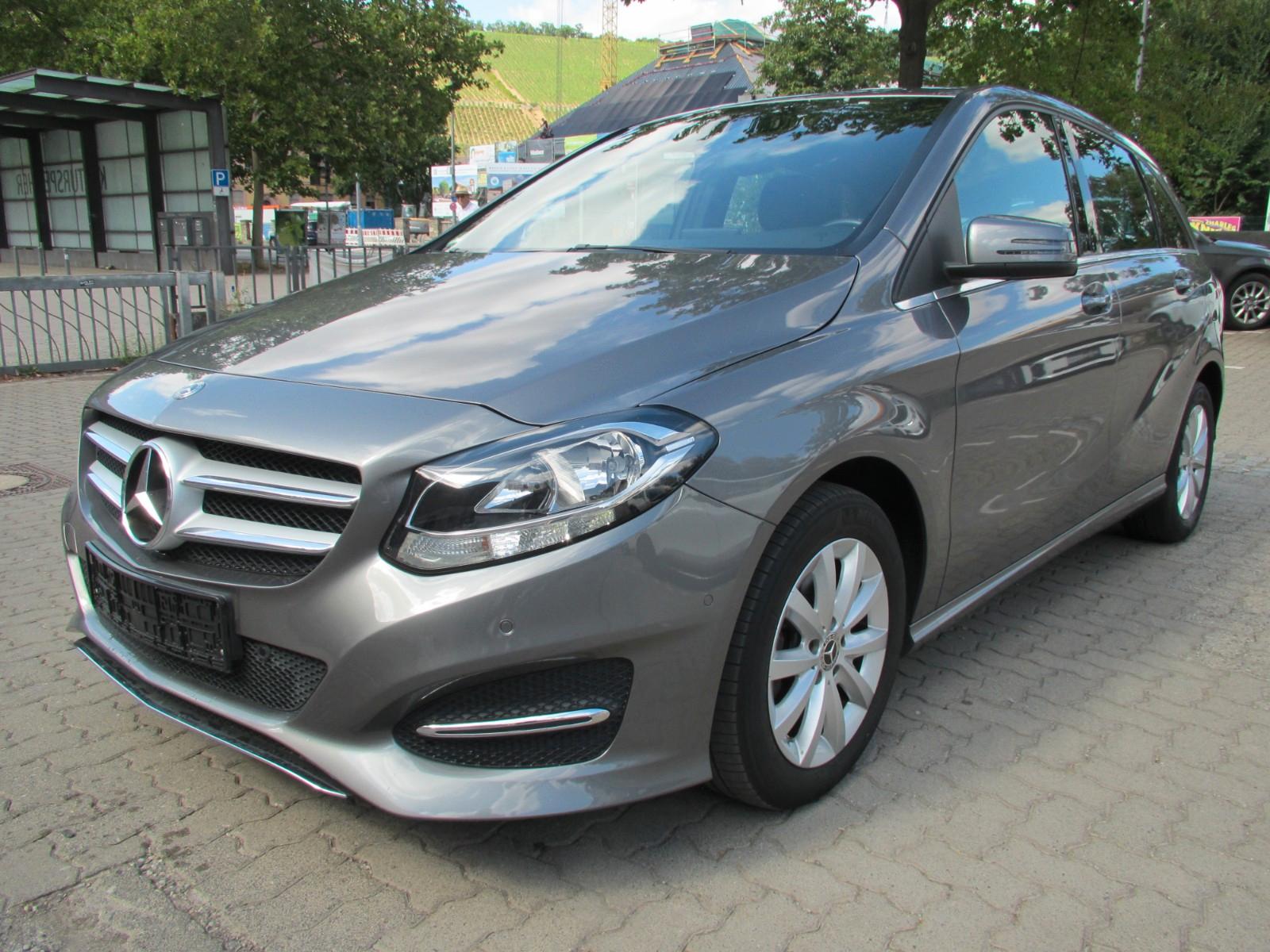Mercedes-Benz B180 Klima Alu PDC Tempo Sitzheiz. Navi USB