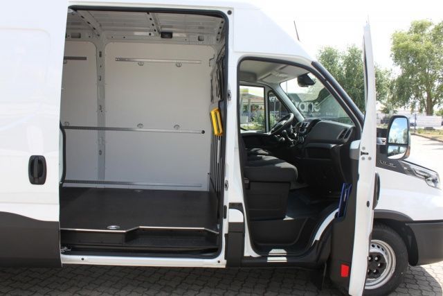 Fahrzeugabbildung Iveco Daily 35S16V Kastenwagen