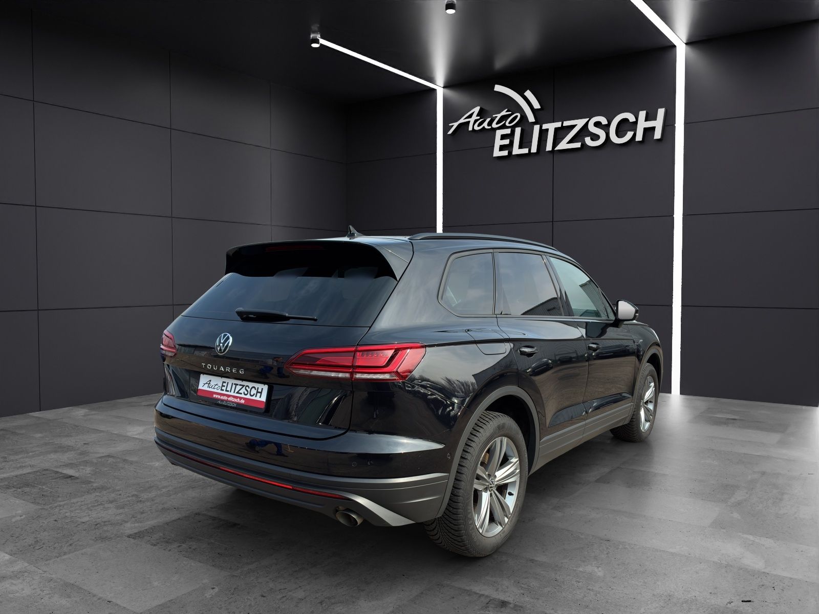 Fahrzeugabbildung Volkswagen Touareg 4M TDI DSG LED ACC STH SH LRHzg RearView