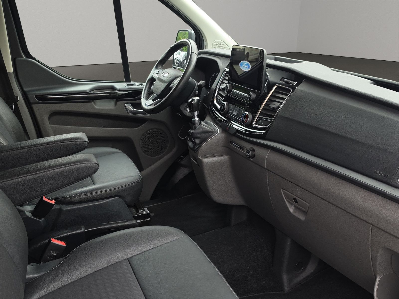 Fahrzeugabbildung Ford Transit/Tourneo Custom Kombi 320 L1  Sport