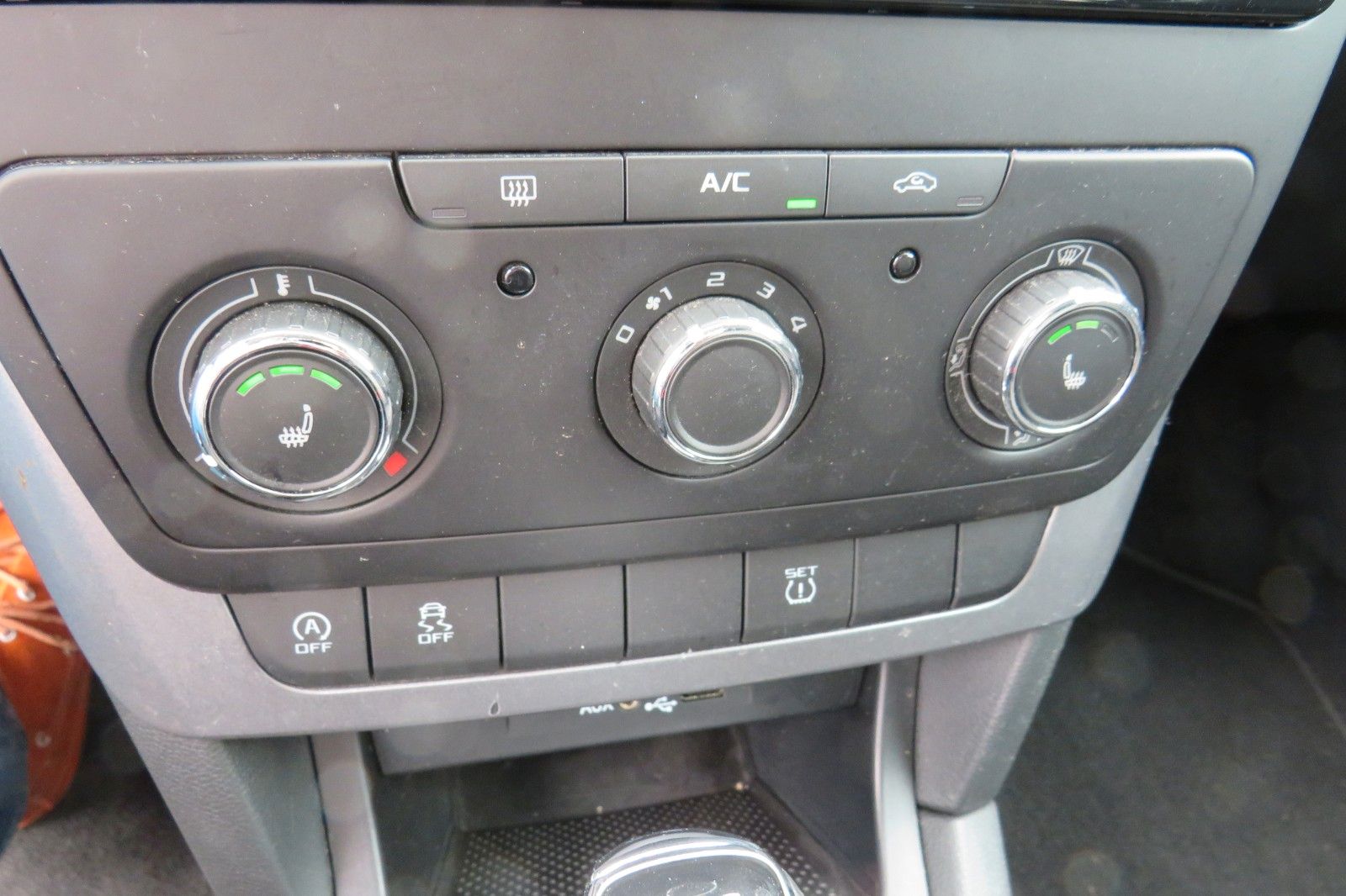 Fahrzeugabbildung SKODA Yeti Cool Edition TSI DSG AHK PDC GRA 1.HAND