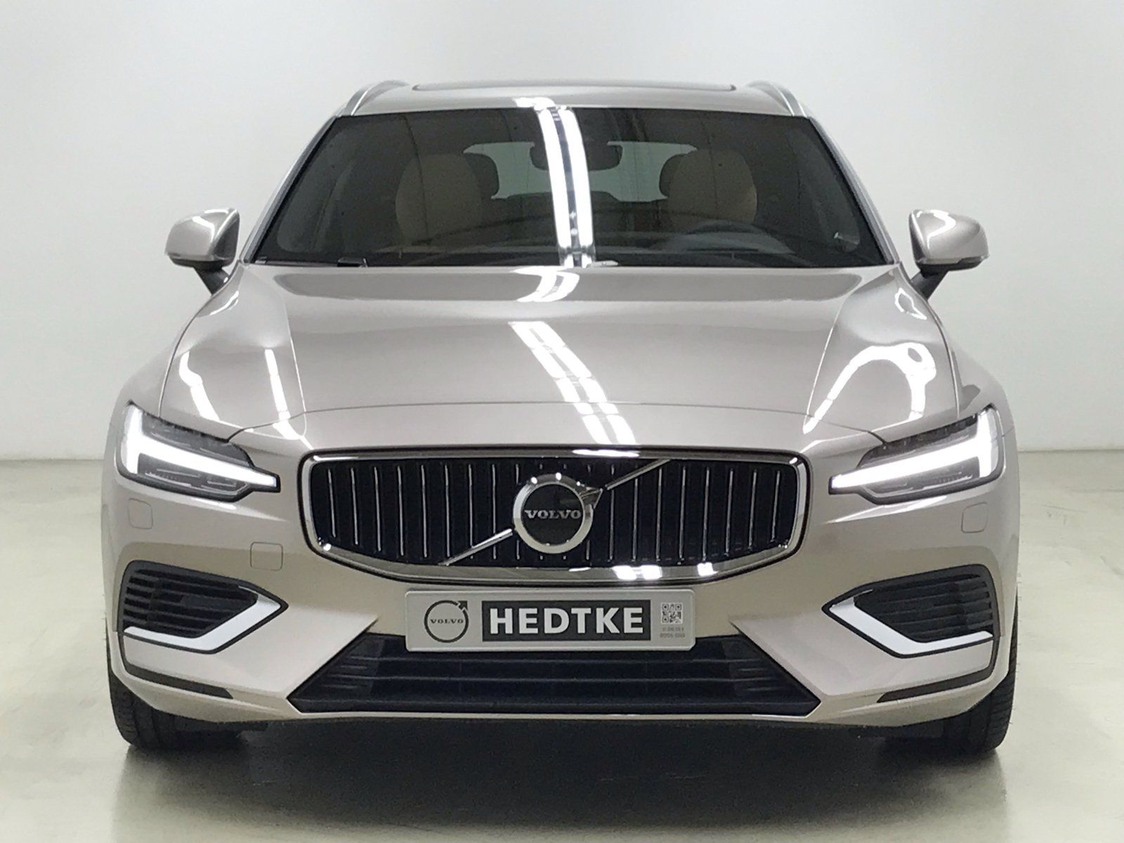 Volvo V60 T8 AWD Ultimate Bright B&W-SOUND*AHK*MASSAGE imagem 2