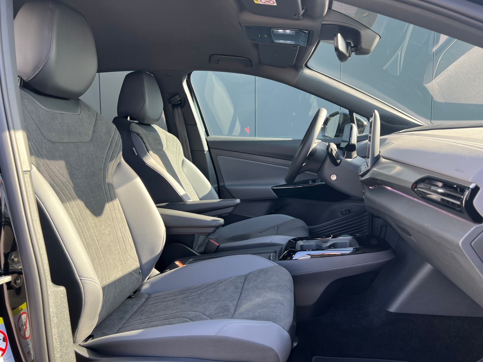 Fahrzeugabbildung Volkswagen ID.4 Pro 210 kW *Infotainment-Paket, Design-Pake