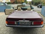 Mercedes-Benz SL 560 - rote Mercedes-Benz SL 560