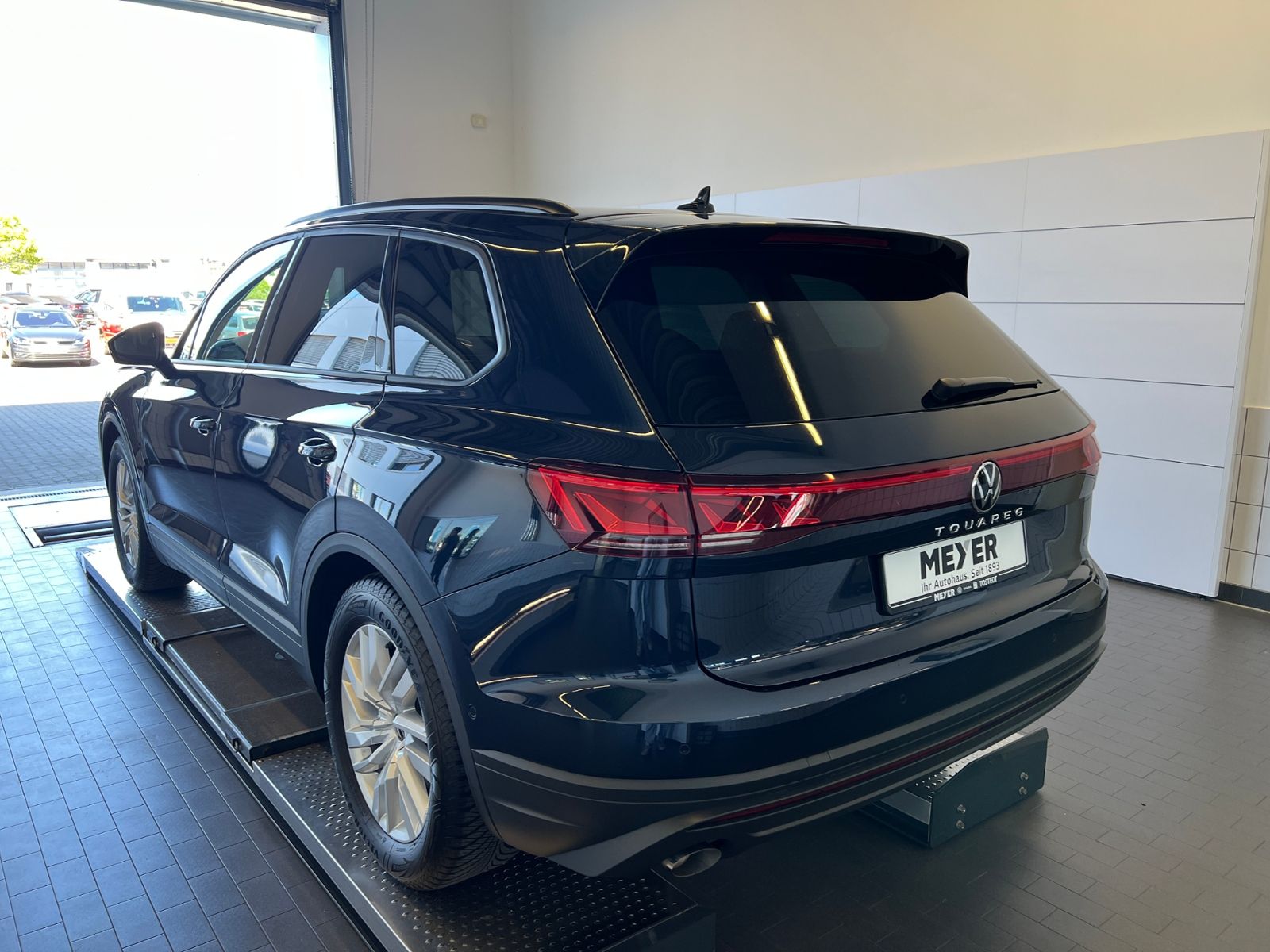 Fahrzeugabbildung Volkswagen Touareg 3.0 TDI 4MOTION *AHK, Luft, ACC, 19''-LM