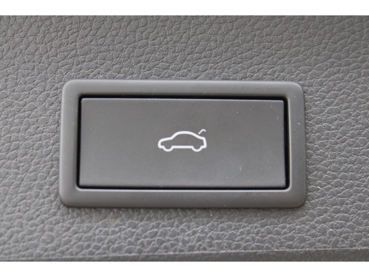 SEAT Ateca FR 1.5 TSI ACT ACC LED TWA AHK Navi beats - Image 27