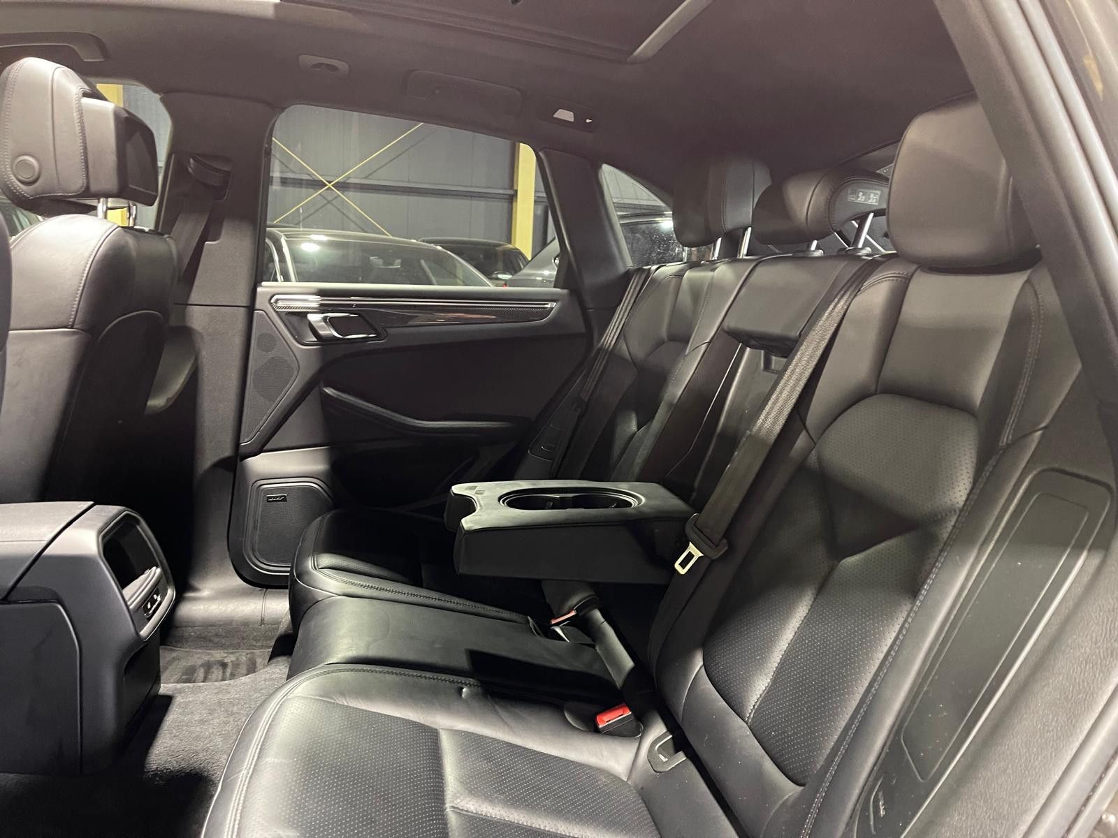 Fahrzeugabbildung Porsche Macan S /SPORT-DESIGN/PANO/CARBON/360°/LED/BOSE/