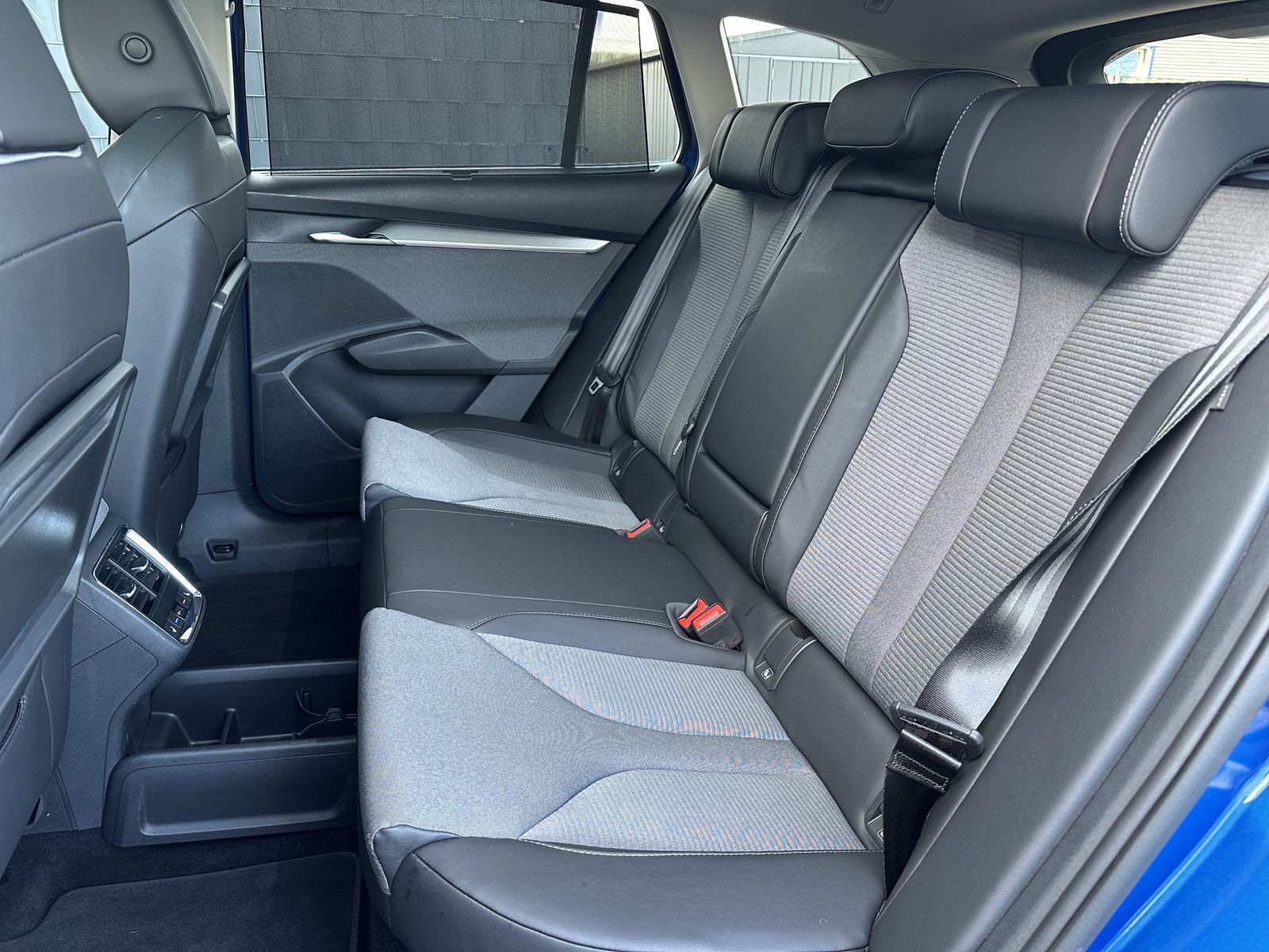 Fahrzeugabbildung SKODA Enyaq iV 80 Sport NAV+LED+AHK+PANO+CANTON+CARPLA