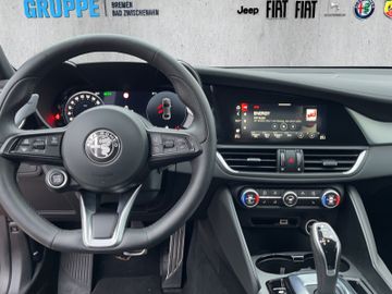 Alfa Romeo Giulia VELOCE 2.0T LED SHZ ACC KAMERA CARPLAY