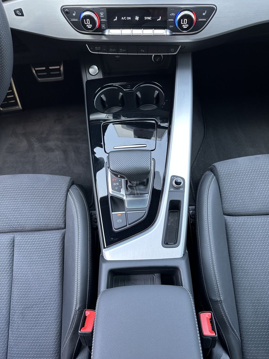 Fahrzeugabbildung Audi A4 Avant 40 TDI S-Line NAV+LED+AHK+PANORAMA+B&O