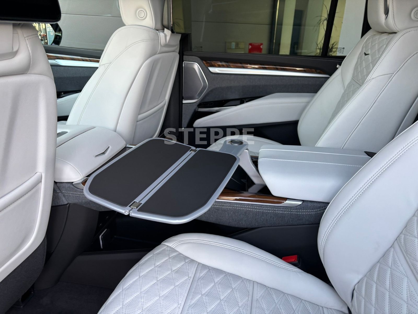 Cadillac Escalade FACELIFT MY26 6.2 V8 Sport Platinum 24"