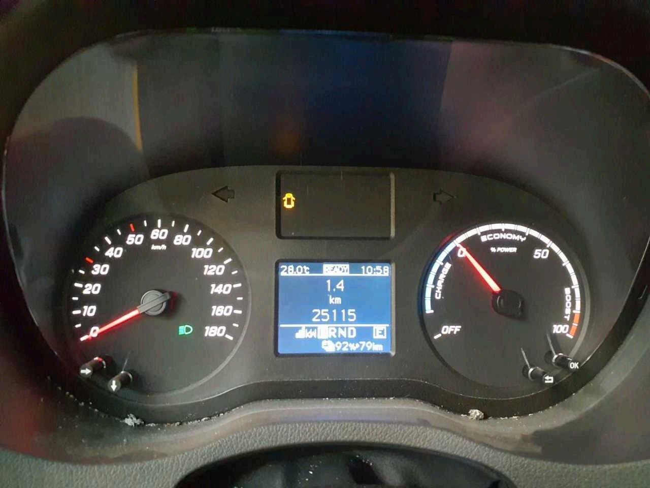 Fahrzeugabbildung Mercedes-Benz eSprinter 312 DHL Regal KEP-Ausbau