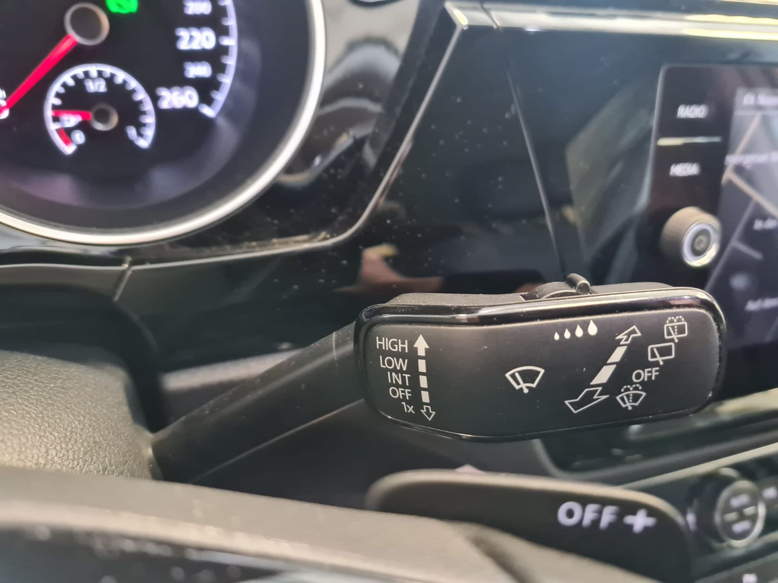 Fahrzeugabbildung Volkswagen Touran Highline BMT/Start-Stopp / LED / NAVI /