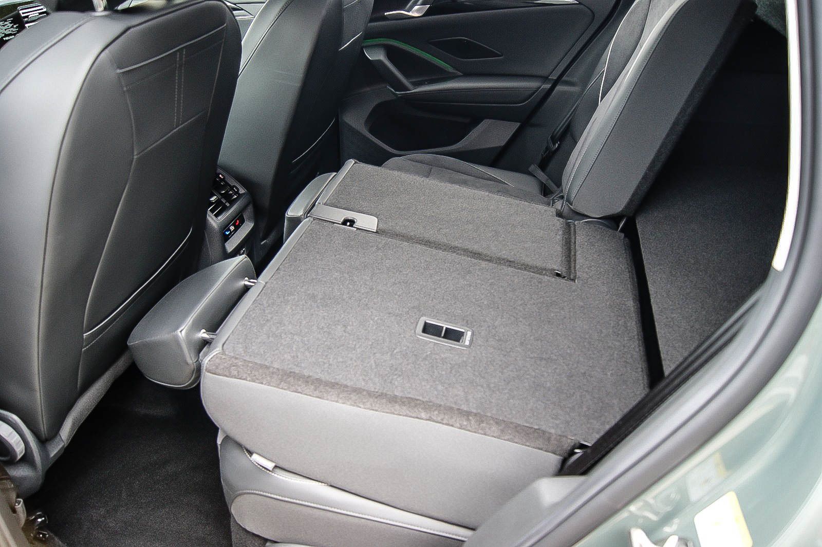Fahrzeugabbildung Volkswagen Tiguan 1.5 eTSI 110 kW Elegance ANHZV CIPRESSINO