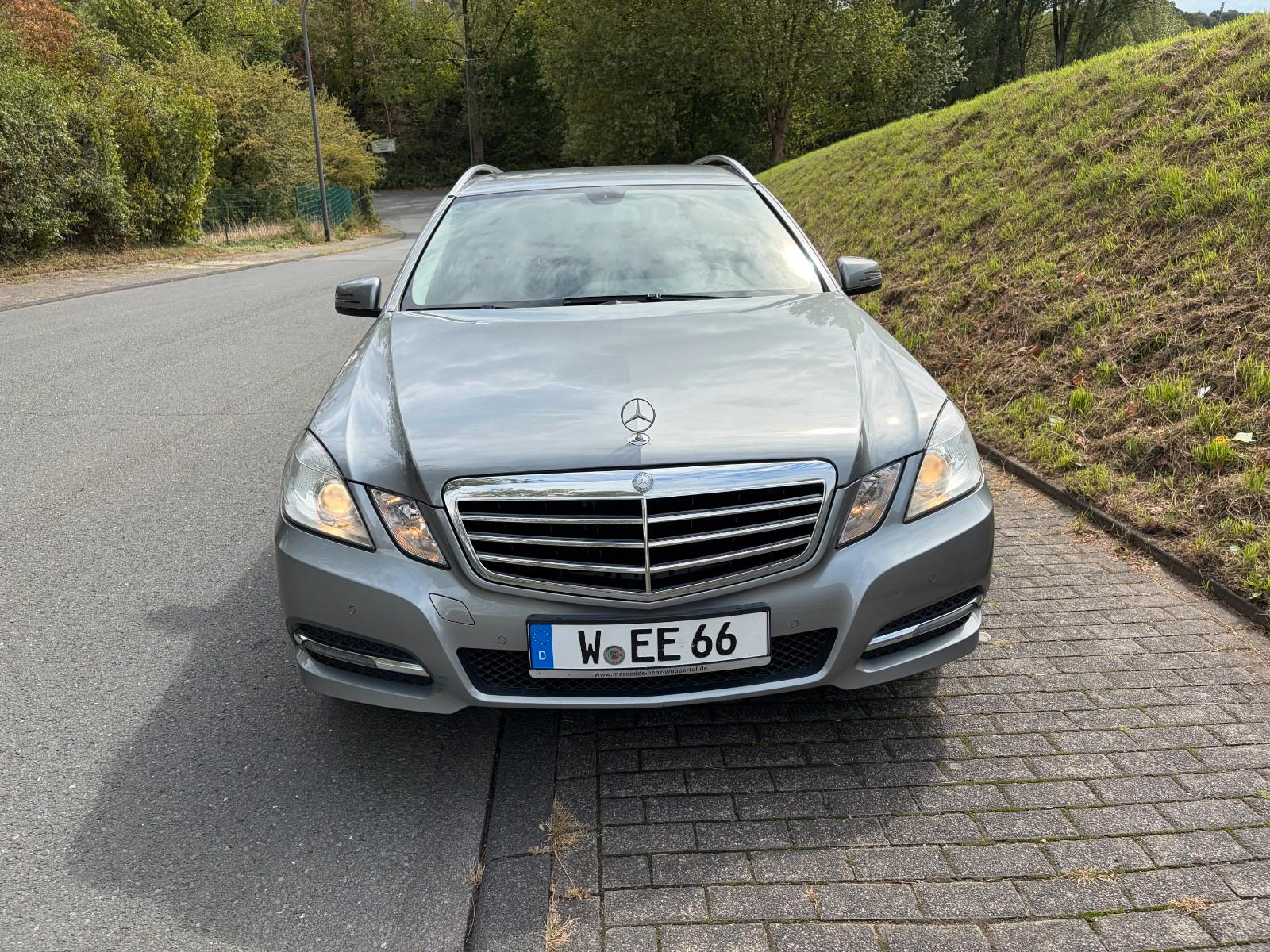Mercedes-Benz E 220 E T-Modell E 220 CDI BlueEfficiency