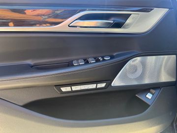 BMW 750 - 9