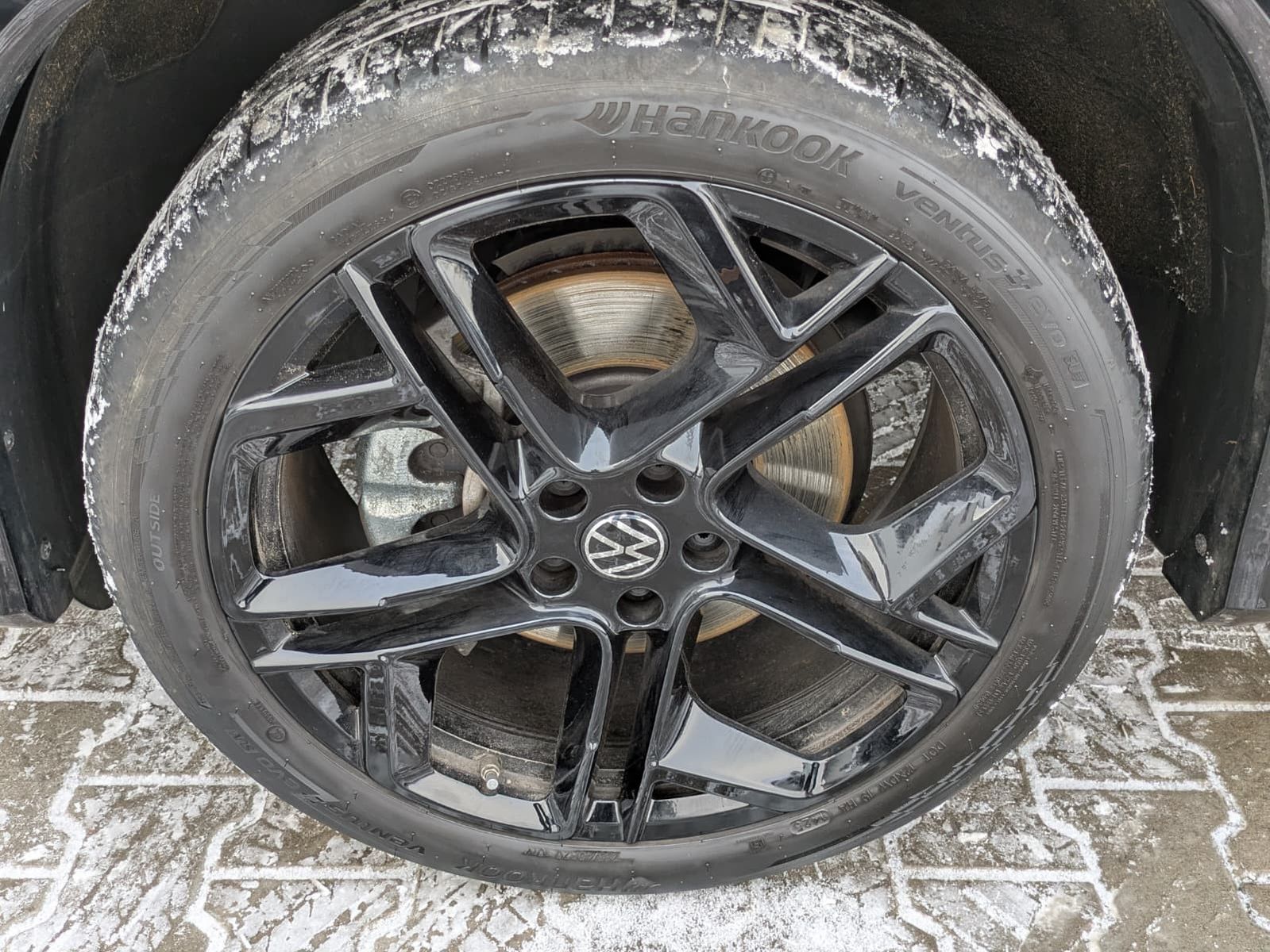 Fahrzeugabbildung Volkswagen Tayron 2.0 TDI 4M R-Line BLACK*7S*IQ-L.*PANO*HUD