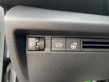 Citroën C4 MAX PURETECH 130 EAT8 Kam.+KeyLess+LED+Navi