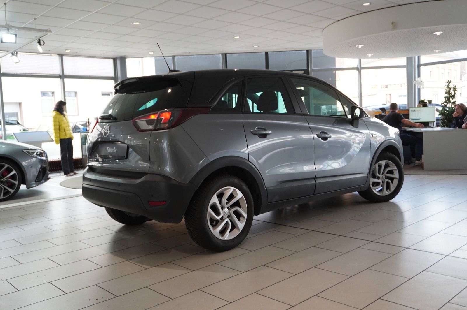 Fahrzeugabbildung Opel Crossland (X) 1.2 EDITION NAVI/LED/SHZ/PDC/TEMP.