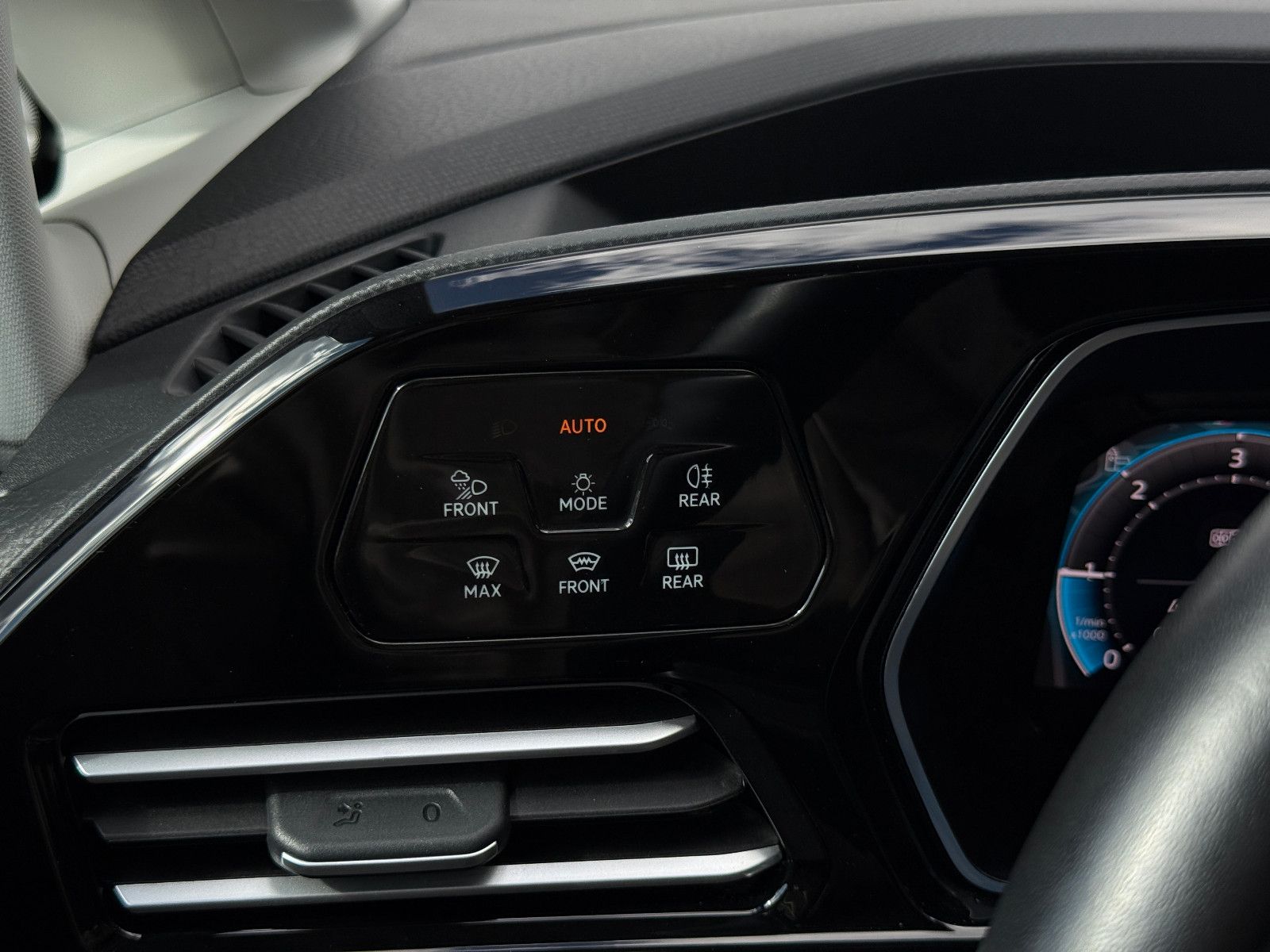 Fahrzeugabbildung Volkswagen Caddy Style TDI DSG AHK LED Navi Kamera SHZ