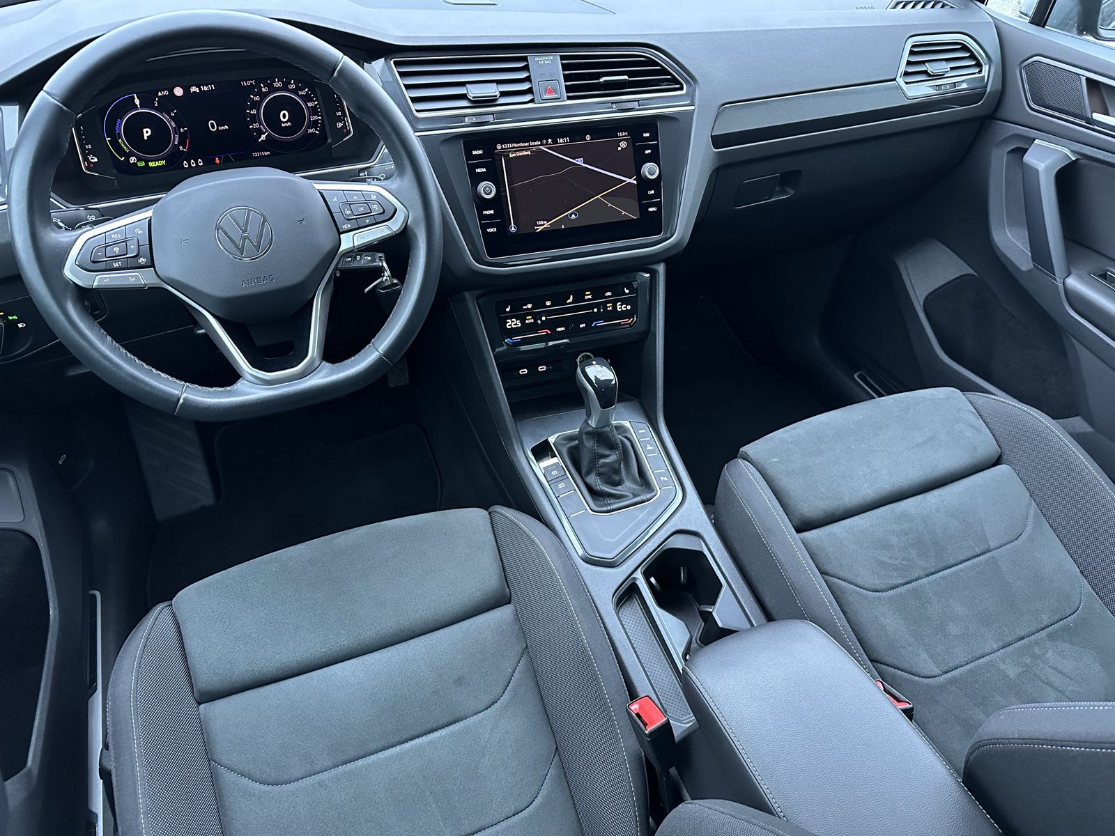 Fahrzeugabbildung Volkswagen Tiguan 1.4 eHybrid Life NAV+LED+AHK+KAM+VCOCK+PP