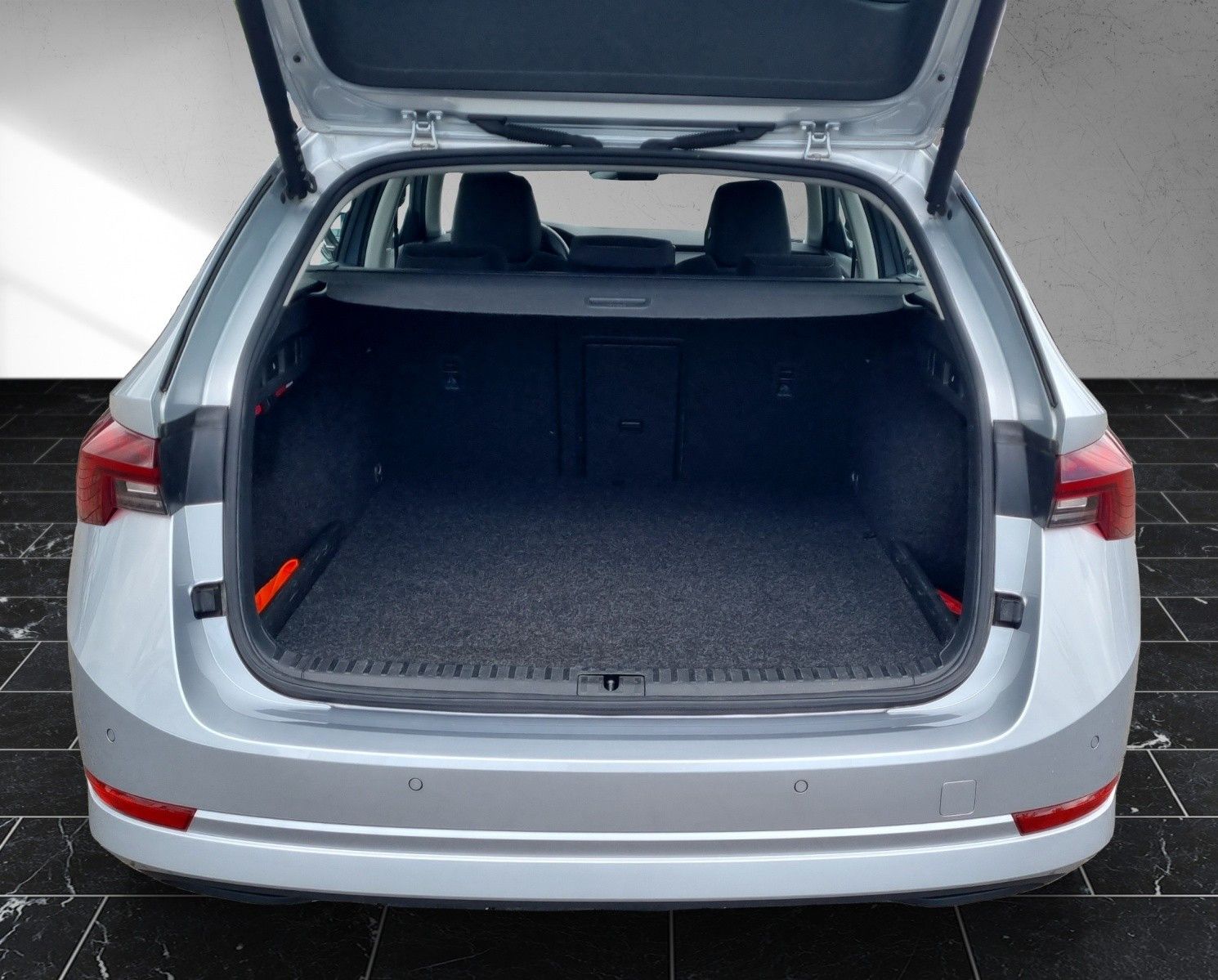 Fahrzeugabbildung SKODA Octavia Combi Style 1,4 TSI DSG iV Navi ACC PDC