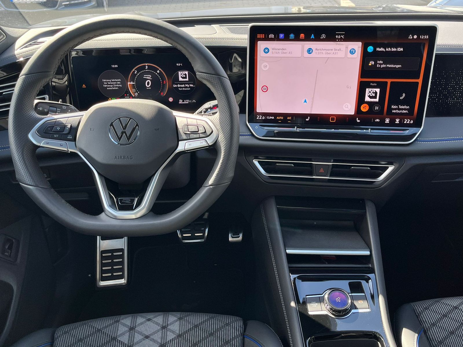 Fahrzeugabbildung Volkswagen Tiguan 2.0 TDI 4M R-Line PANO*H&K*AHK*MATRIX*20"