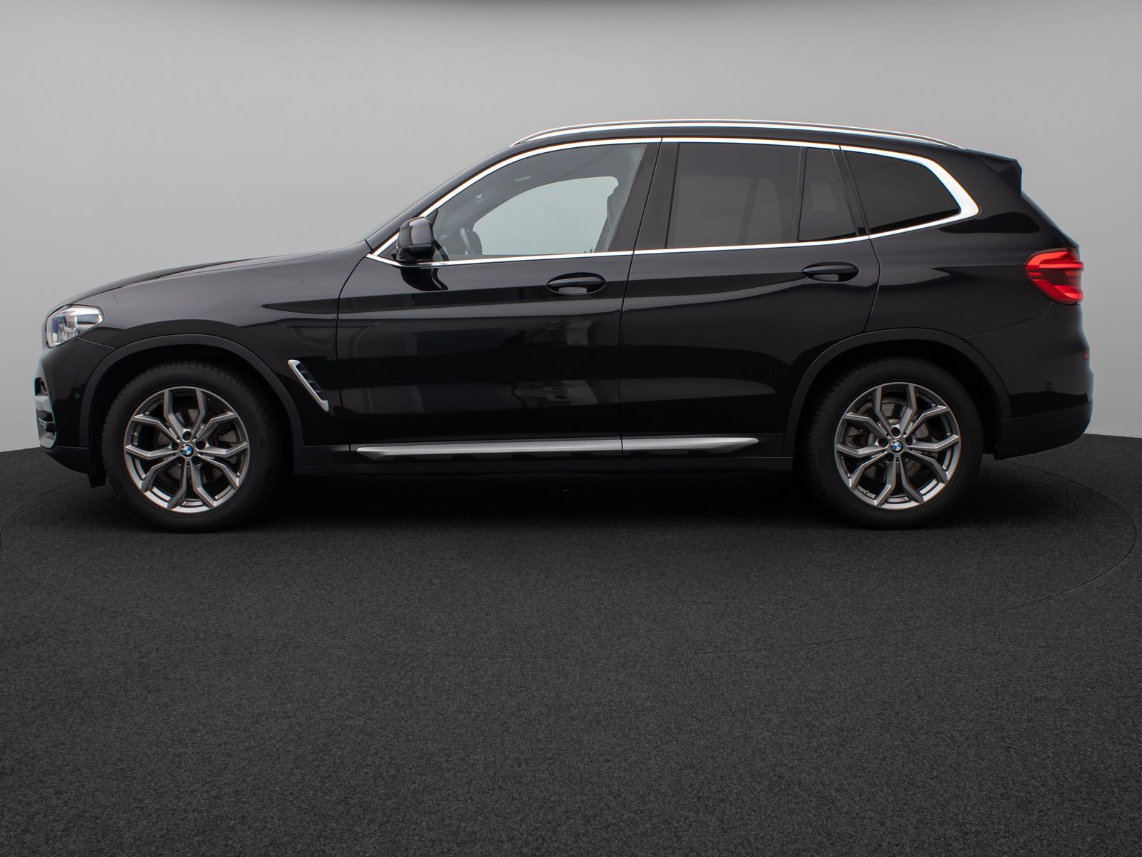 Fahrzeugabbildung BMW X3 xD20d xLine Kamera HUD H/K Komfort Sport 19"