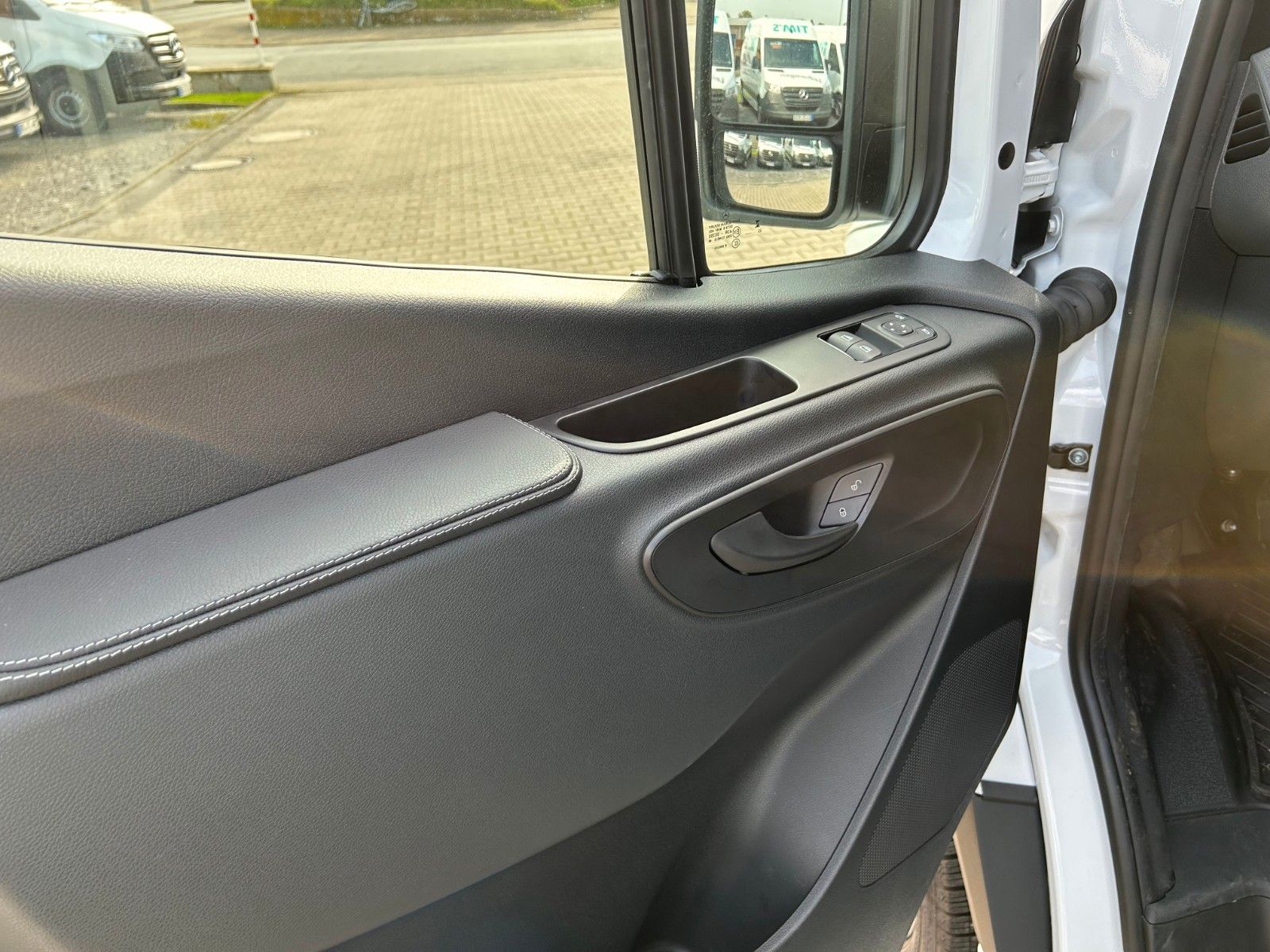 Fahrzeugabbildung Mercedes-Benz Sprinter III 315 CDI Kasten Navi Kamera L2H2