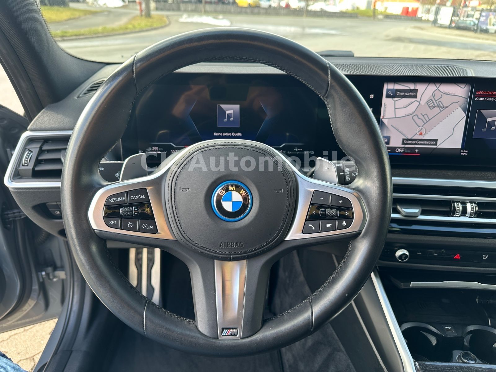 Fahrzeugabbildung BMW 330e Touring M-Sport/Navi/Head-Up/LED/Kam/AHK