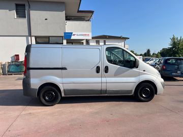 Opel Vivaro - 8