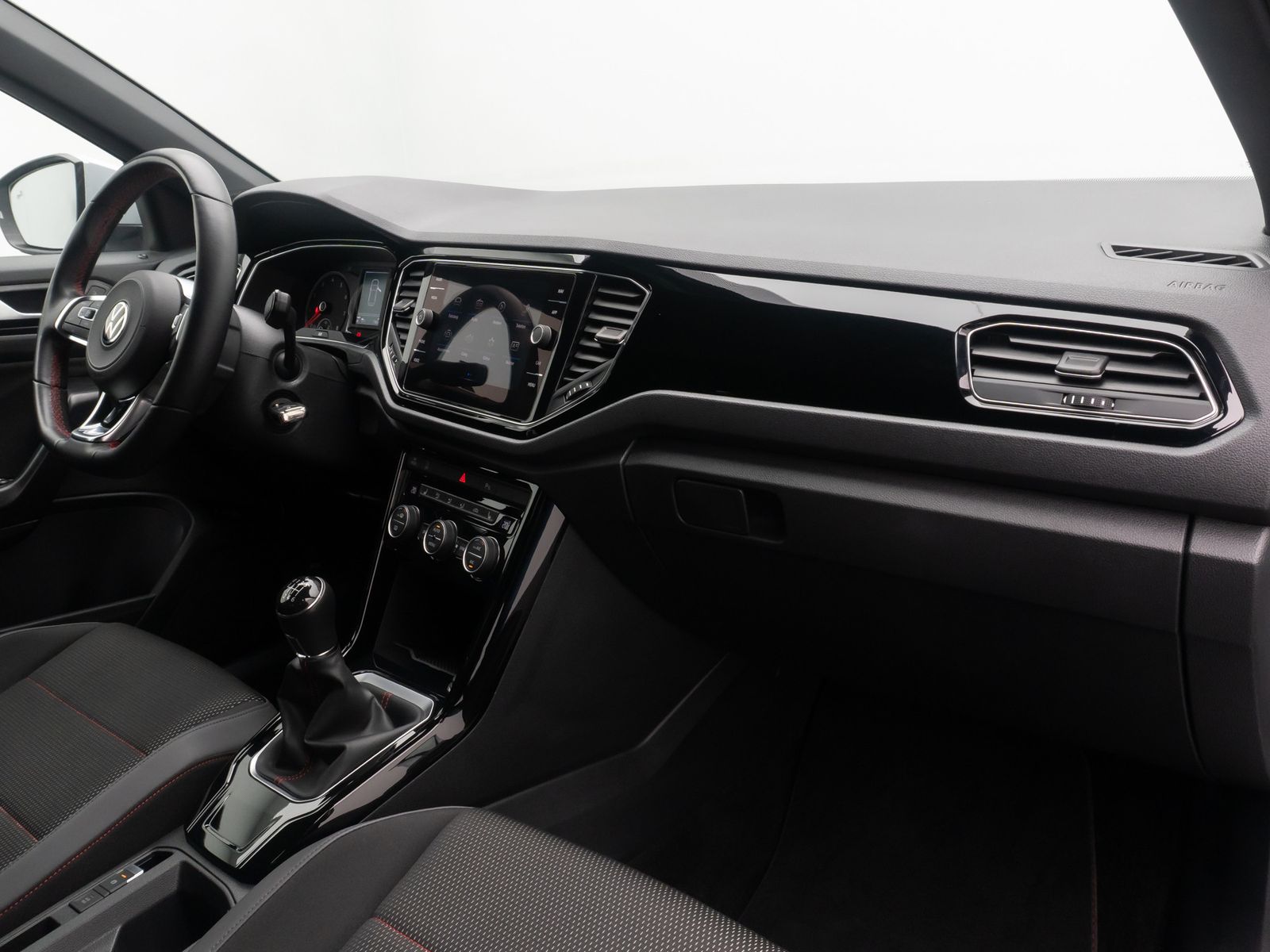 Fahrzeugabbildung Volkswagen T-Roc Sport ACC PDC HIFI Alarm FahrAssist DAB WR