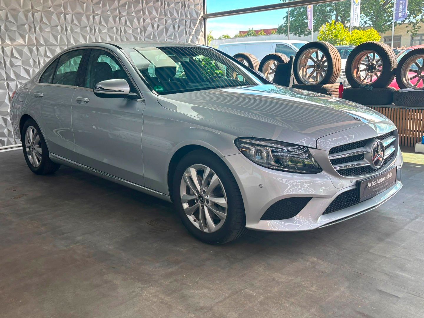 Mercedes-Benz C 200 CARPLAY-NAVI*KAMERA*TEMPOMAT*MULTIBEAM* imagem 3
