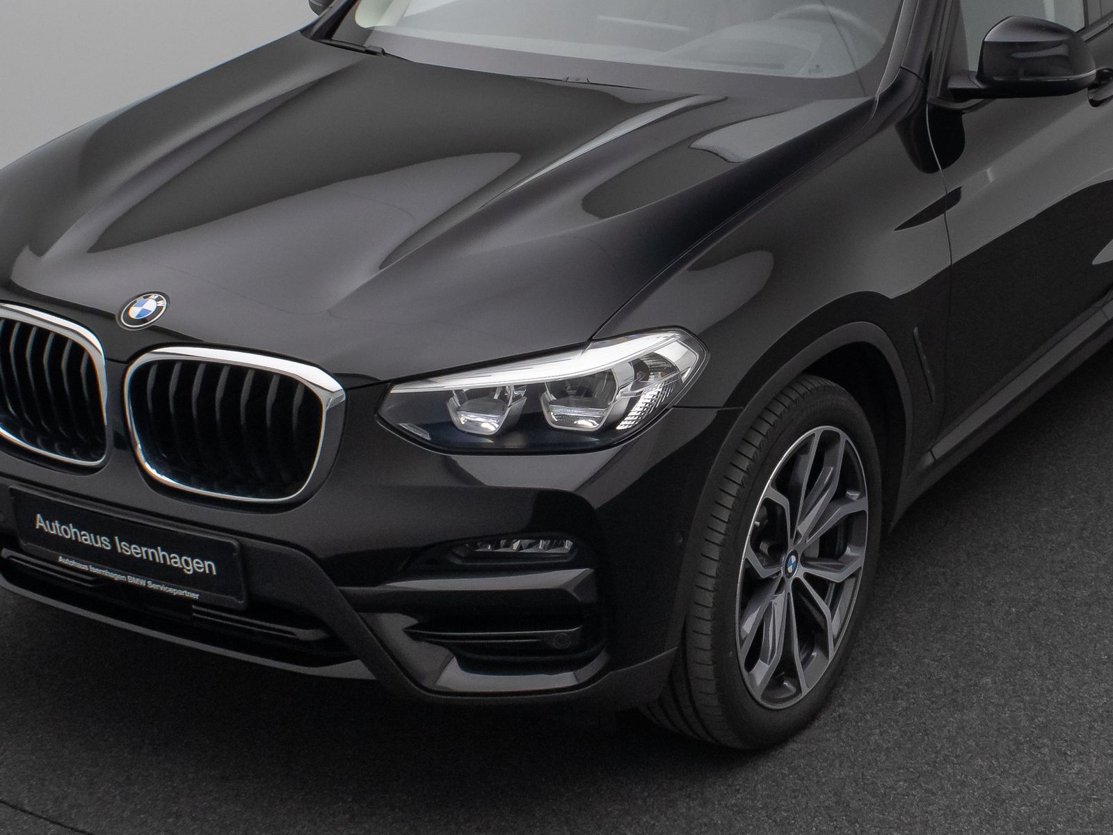 Fahrzeugabbildung BMW X3 xD30d Kamera HUD HiFi DisplKey Komfort 20Zoll