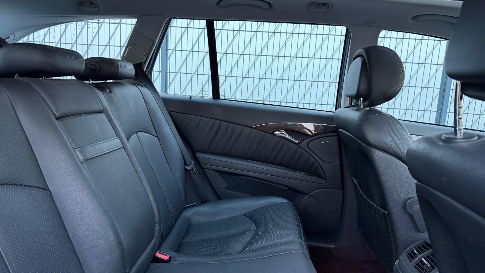 Mercedes-Benz E280 2005 — photo 21