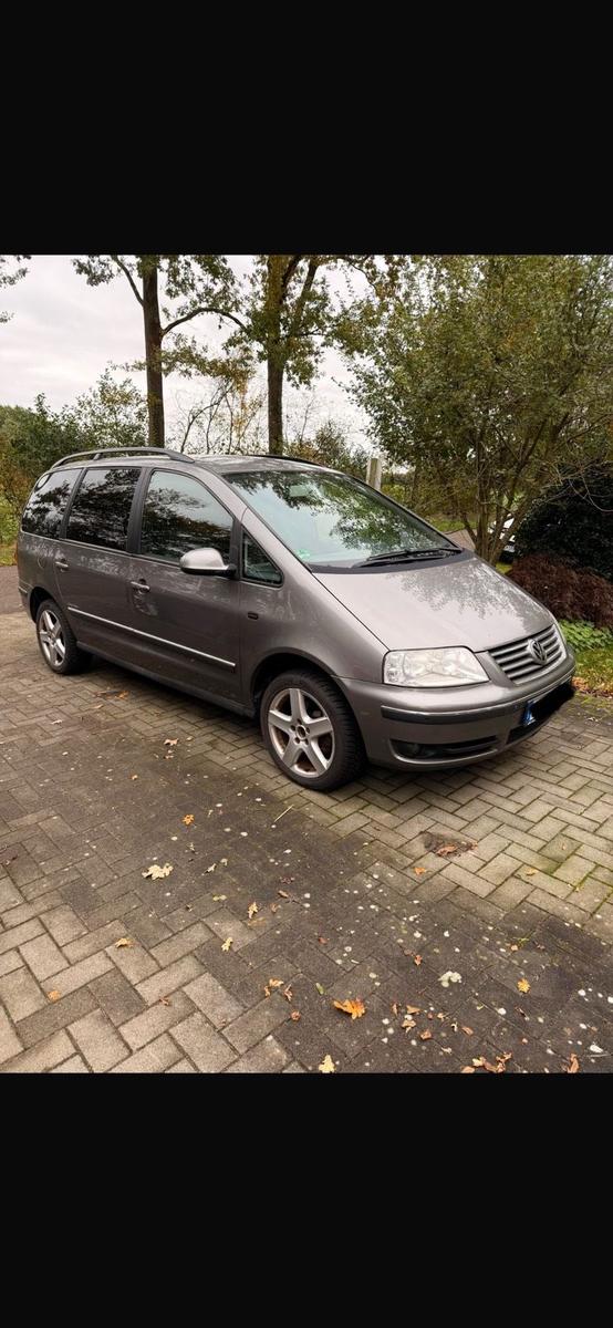 Volkswagen Sharan 2009 — interior
