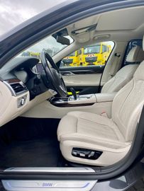 BMW 740 - 7