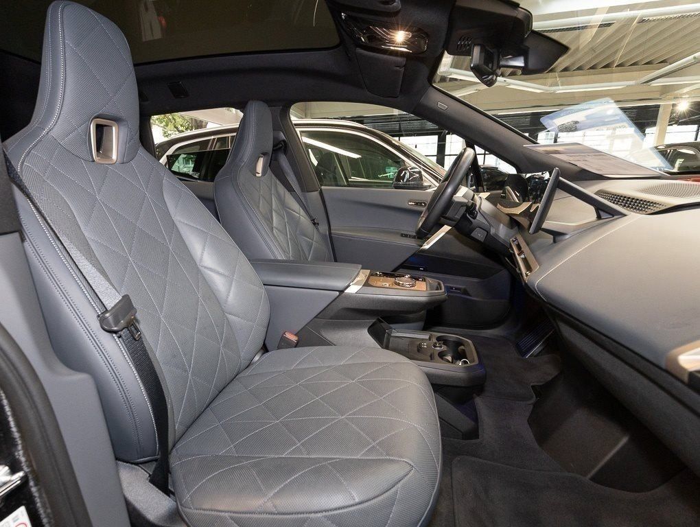BMW iX - Bild 12