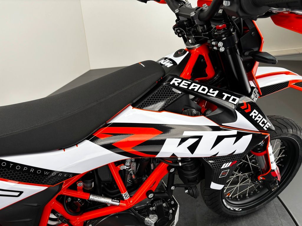 Fahrzeugabbildung KTM 690 SMC R *REIFEN NEU *KURZES HECK