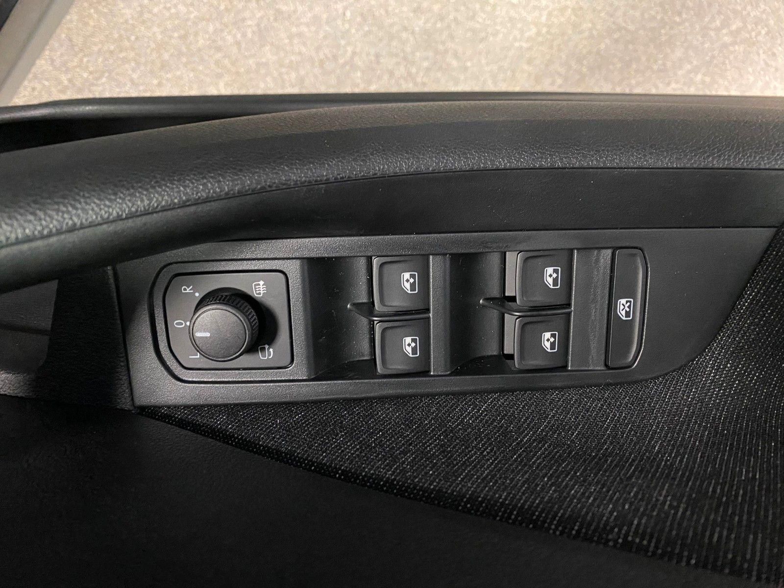 Fahrzeugabbildung SKODA Kamiq 1.0 TSI 85kW DSG Selection ACC+elek.Heck