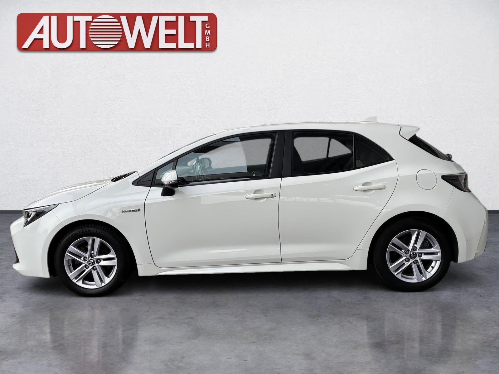 Fahrzeugabbildung Toyota Corolla 1.8 Comfort KAMERA NAVI LED ACC LM