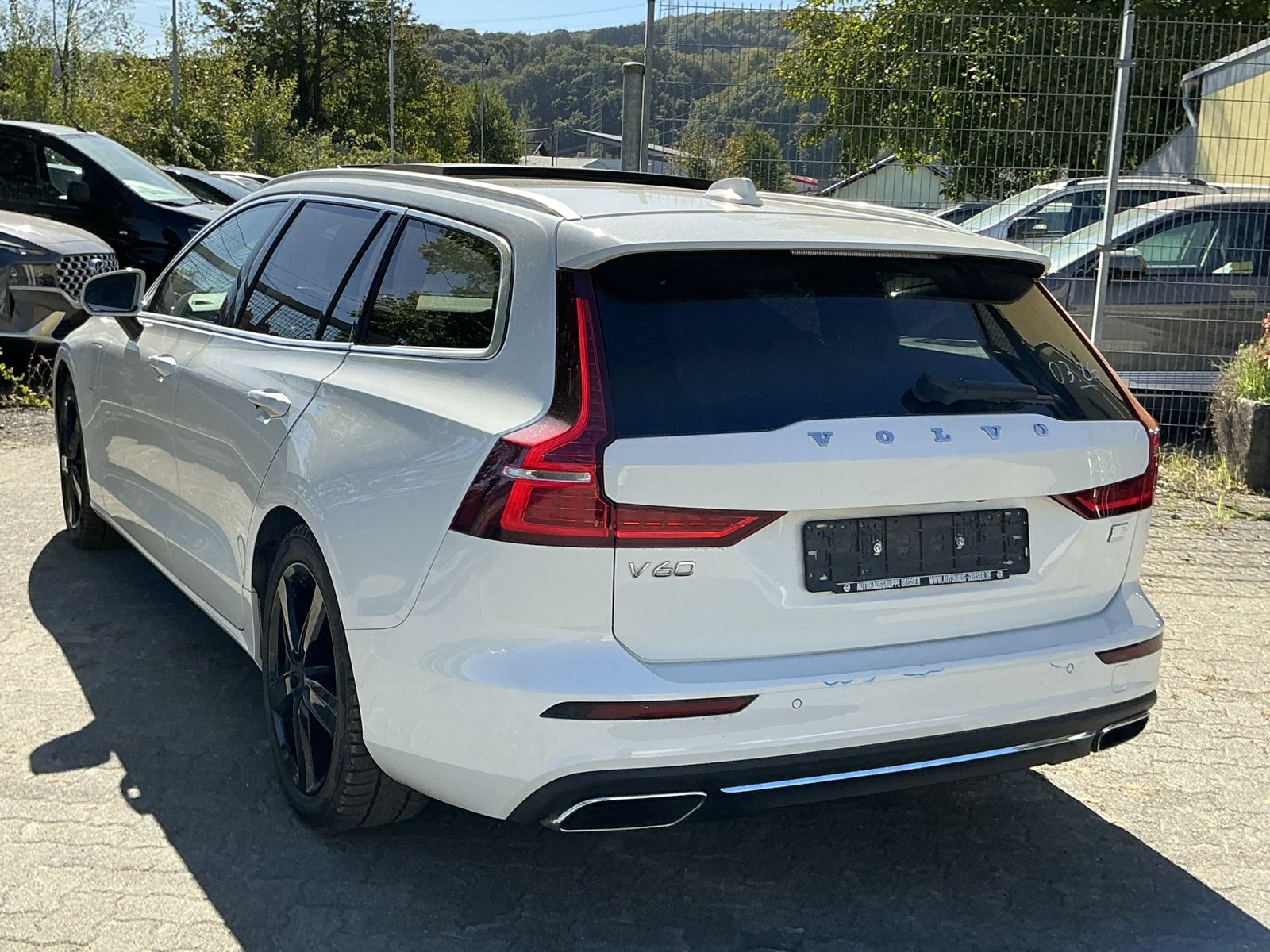 Volvo V60 AWD Plus Bright Recharge Leder Pano Ambiente imagem 2
