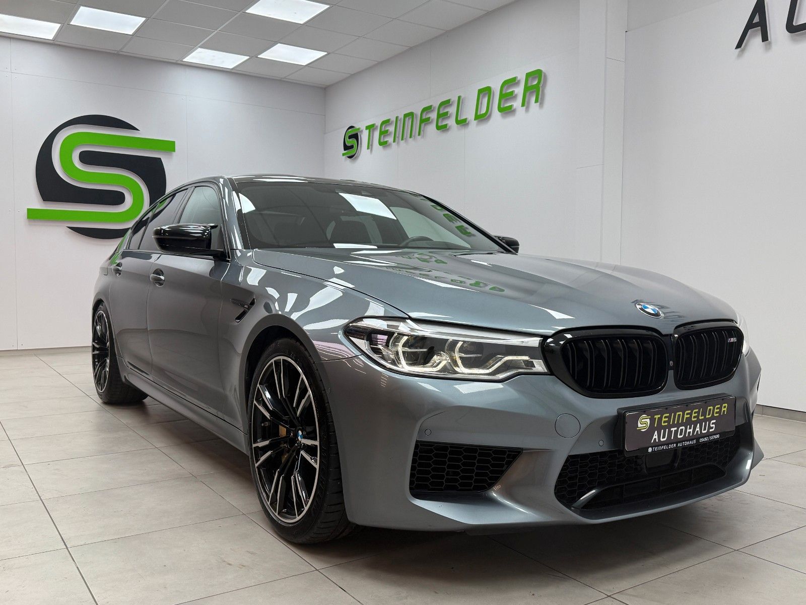 BMW M5 Competition / B&amp;W / M SPORTABGAS / CARBON
