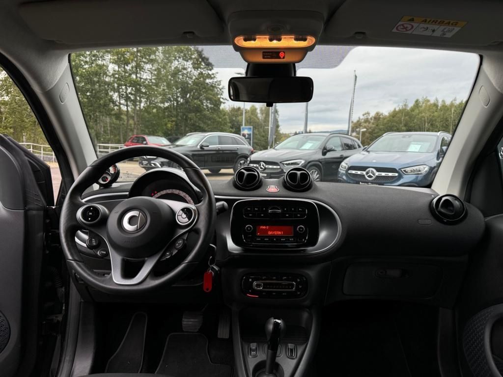 Fahrzeugabbildung Smart smart EQ fortwo *Navi*LM*SHZ*KlimaA*Winterp.