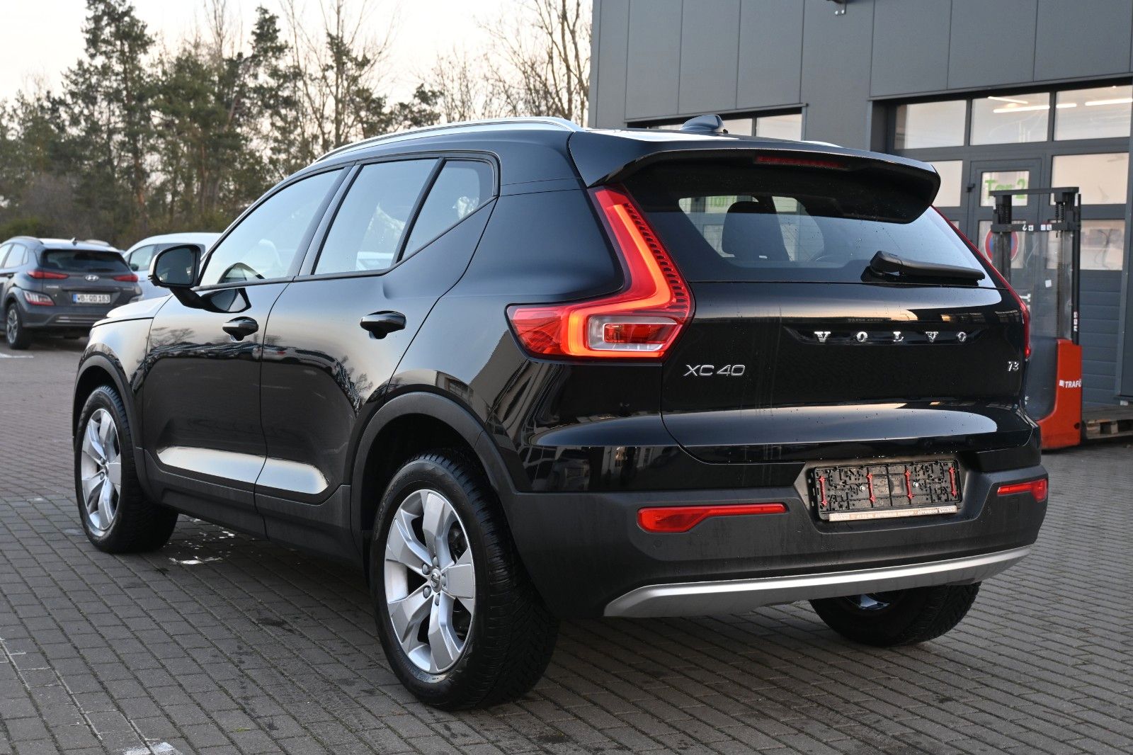 Fahrzeugabbildung Volvo XC40 T3 Benzin Momentum*RFK*FSHZG*