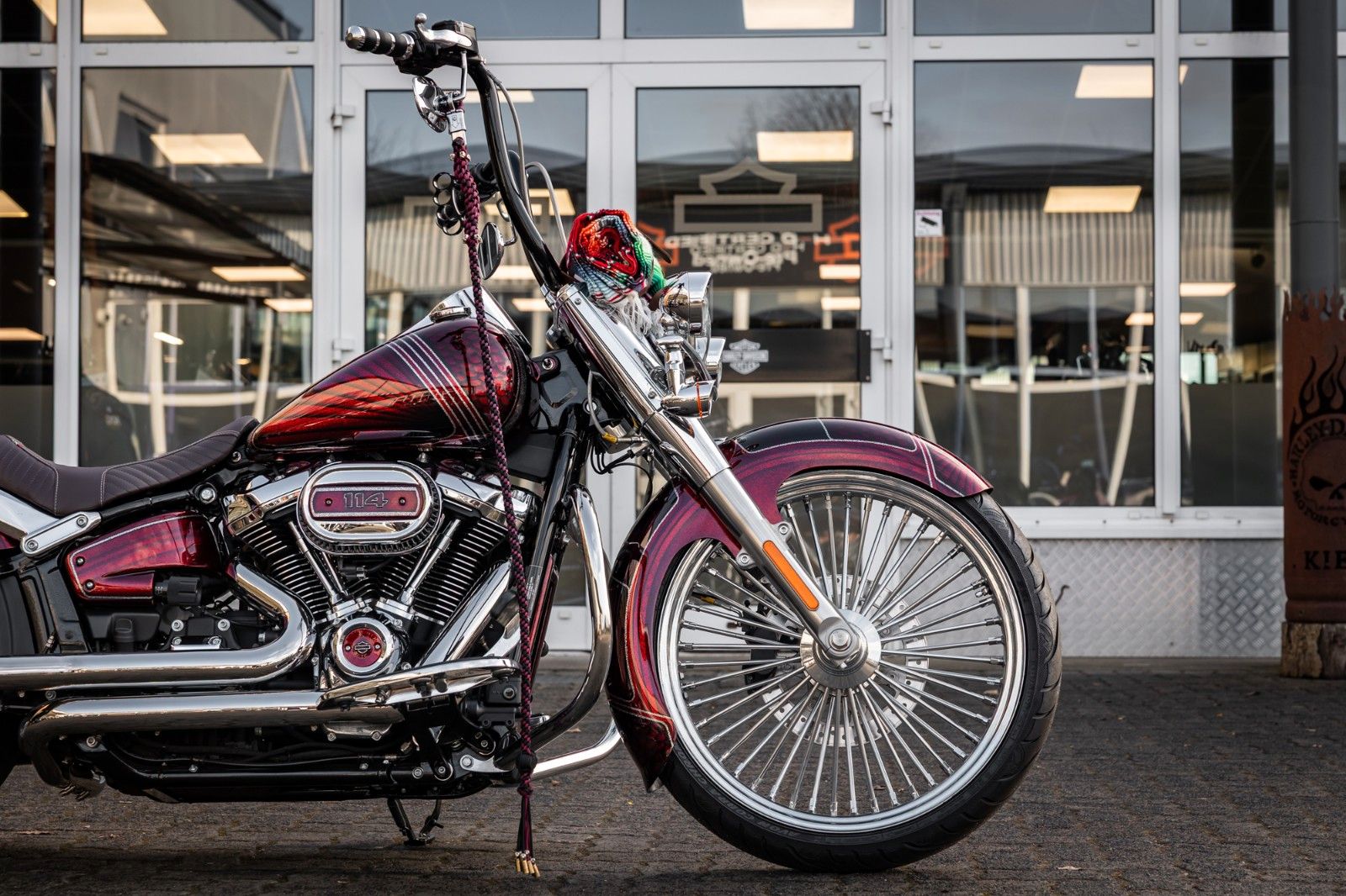 Fahrzeugabbildung Harley-Davidson FAT BOY FLFBS 114 MY24 - Chicano Umbau- Custom